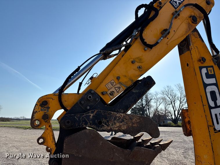 image for item FB3326 2016 JCB 3CX-14 backhoe