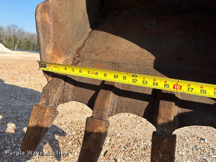 image for item FB3326 2016 JCB 3CX-14 backhoe