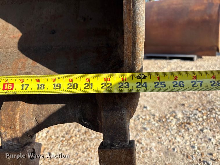 image for item FB3326 2016 JCB 3CX-14 backhoe