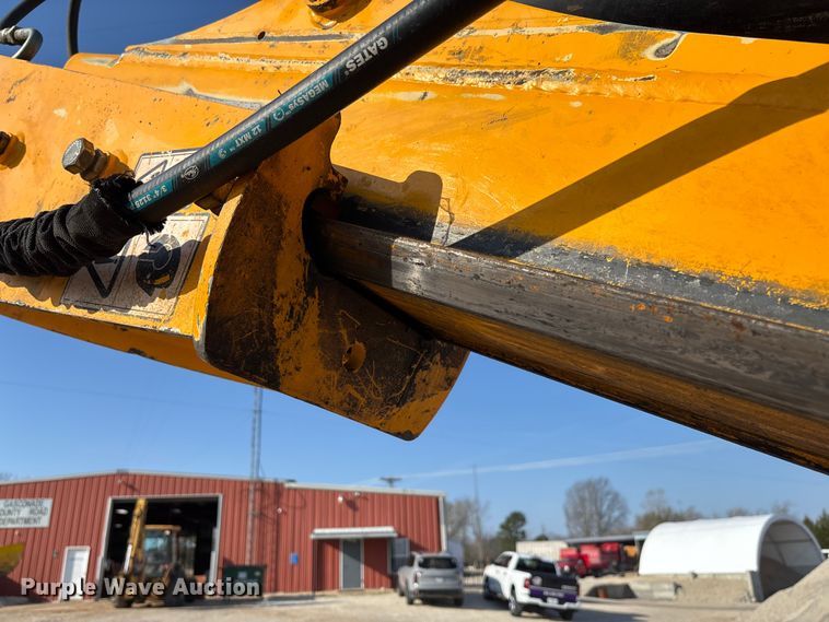 image for item FB3326 2016 JCB 3CX-14 backhoe