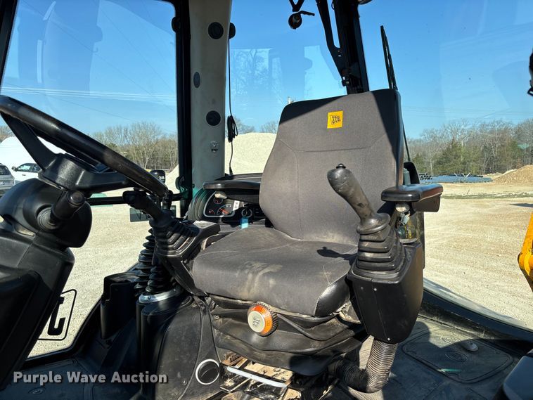 image for item FB3326 2016 JCB 3CX-14 backhoe