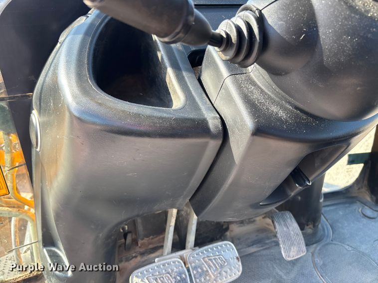 image for item FB3326 2016 JCB 3CX-14 backhoe