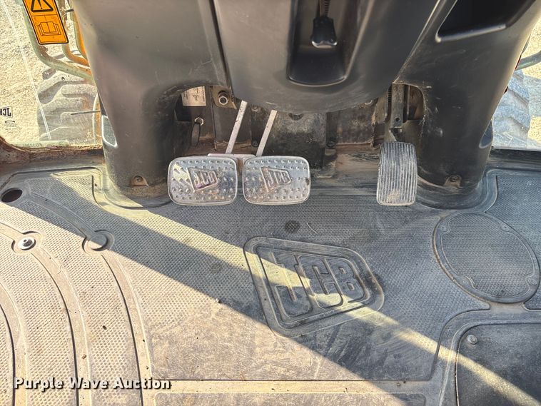 image for item FB3326 2016 JCB 3CX-14 backhoe