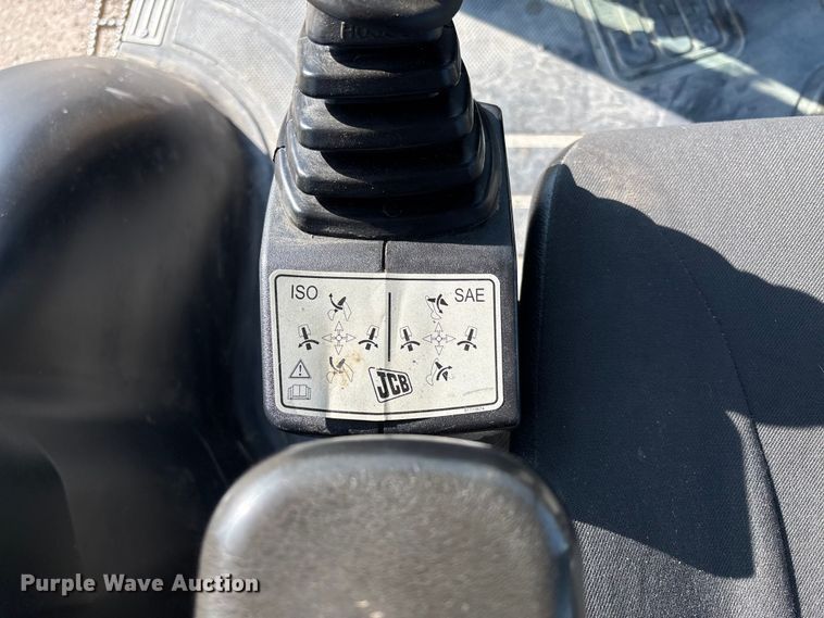 image for item FB3326 2016 JCB 3CX-14 backhoe