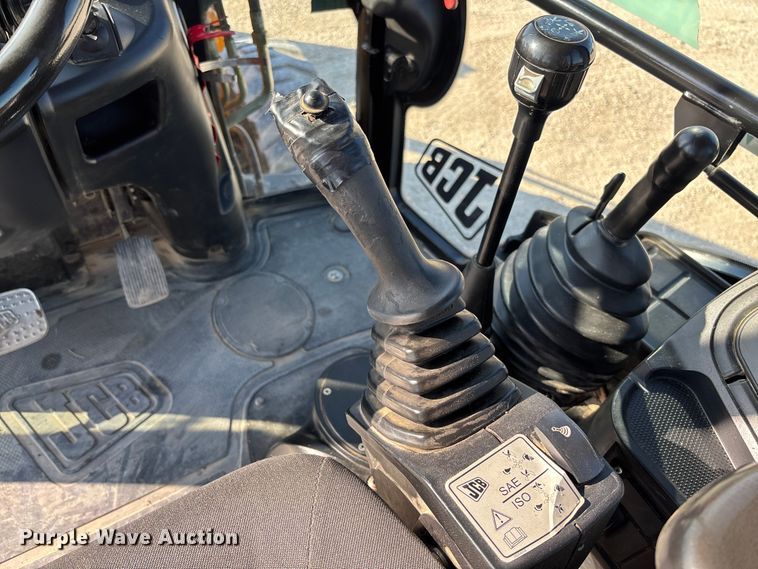 image for item FB3326 2016 JCB 3CX-14 backhoe