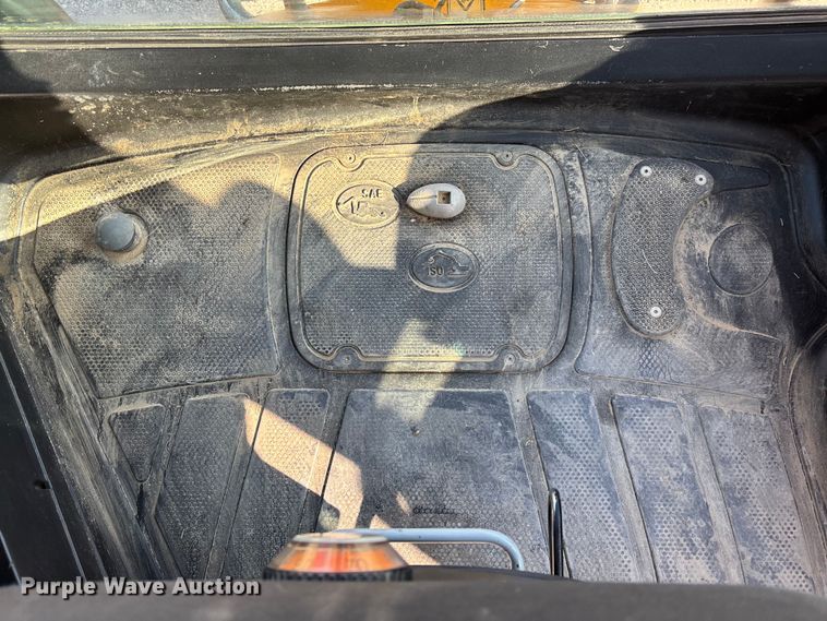 image for item FB3326 2016 JCB 3CX-14 backhoe