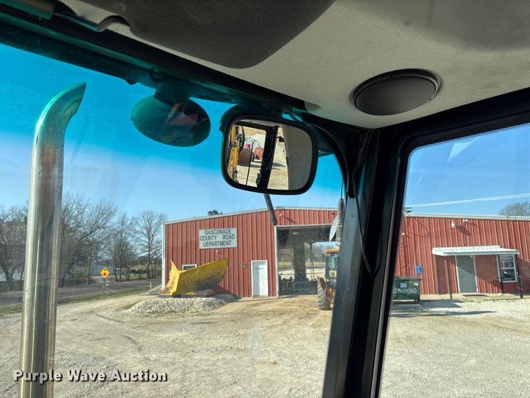 image for item FB3326 2016 JCB 3CX-14 backhoe