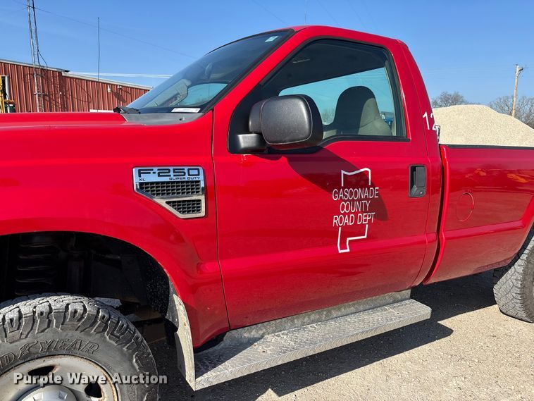 image for item FB3327 2008 Ford F250 Super Duty pickup truck