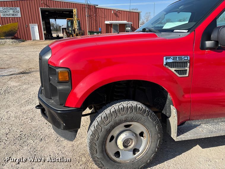 image for item FB3327 2008 Ford F250 Super Duty pickup truck