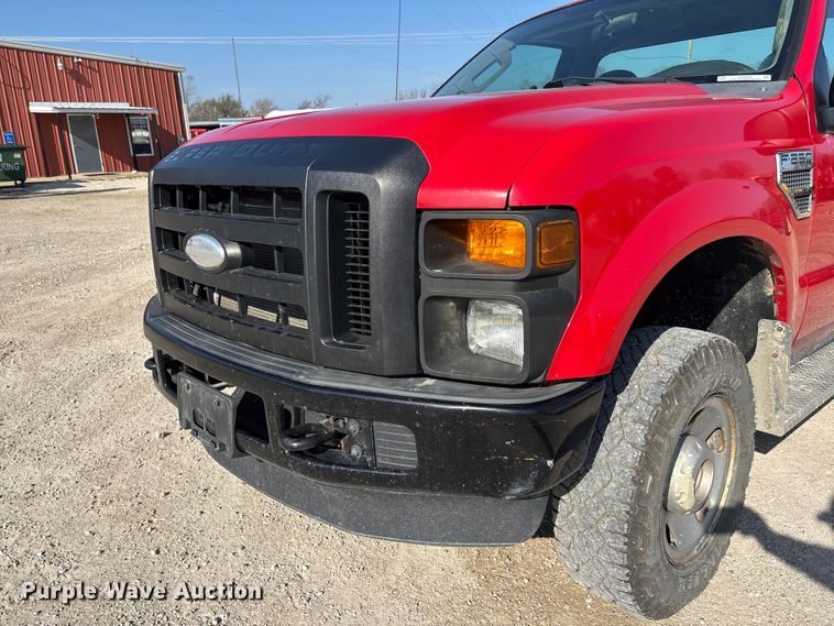 image for item FB3327 2008 Ford F250 Super Duty pickup truck