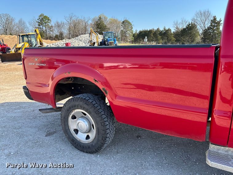 image for item FB3327 2008 Ford F250 Super Duty pickup truck