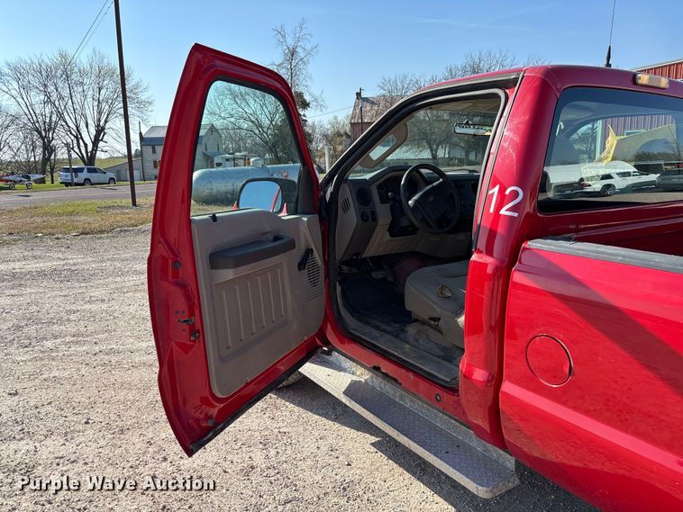image for item FB3327 2008 Ford F250 Super Duty pickup truck