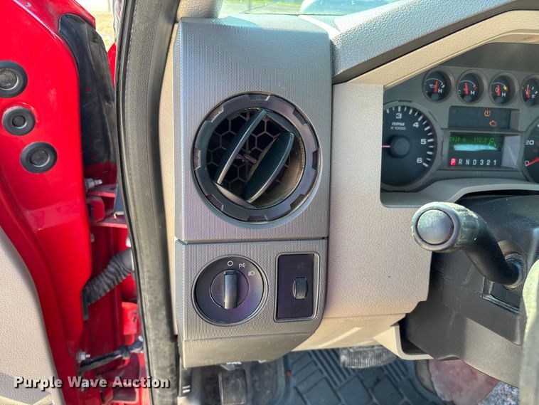 image for item FB3327 2008 Ford F250 Super Duty pickup truck