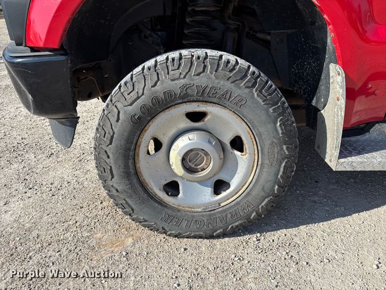 image for item FB3327 2008 Ford F250 Super Duty pickup truck