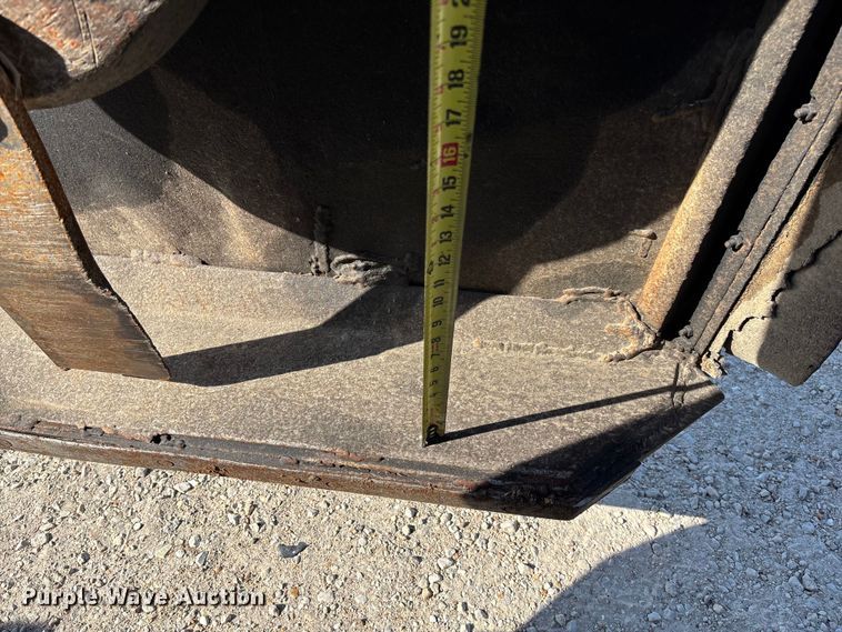 image for item FB3328 2016 New Holland T56.120 MFWD tractor
