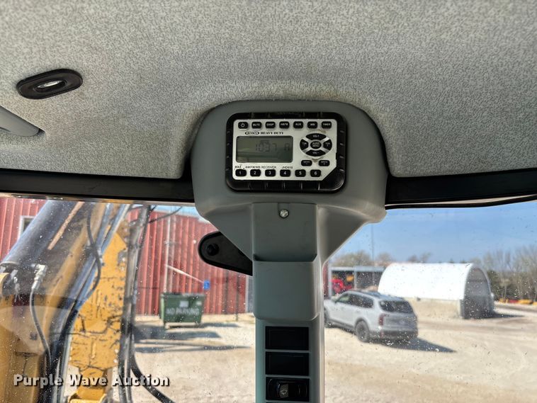 image for item FB3328 2016 New Holland T56.120 MFWD tractor