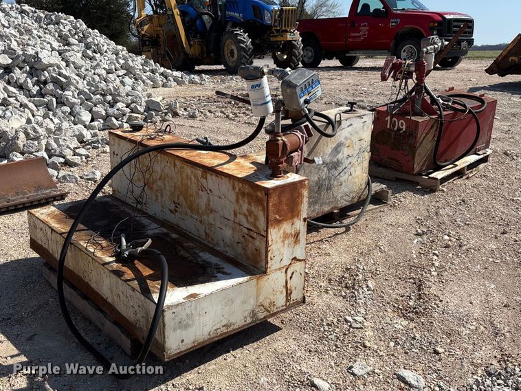 image for item FB3332 (3) Fuel tanks