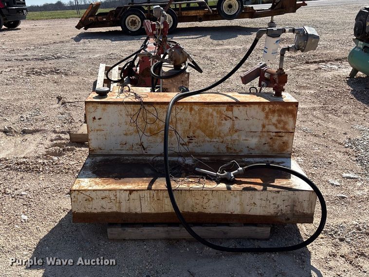 image for item FB3332 (3) Fuel tanks