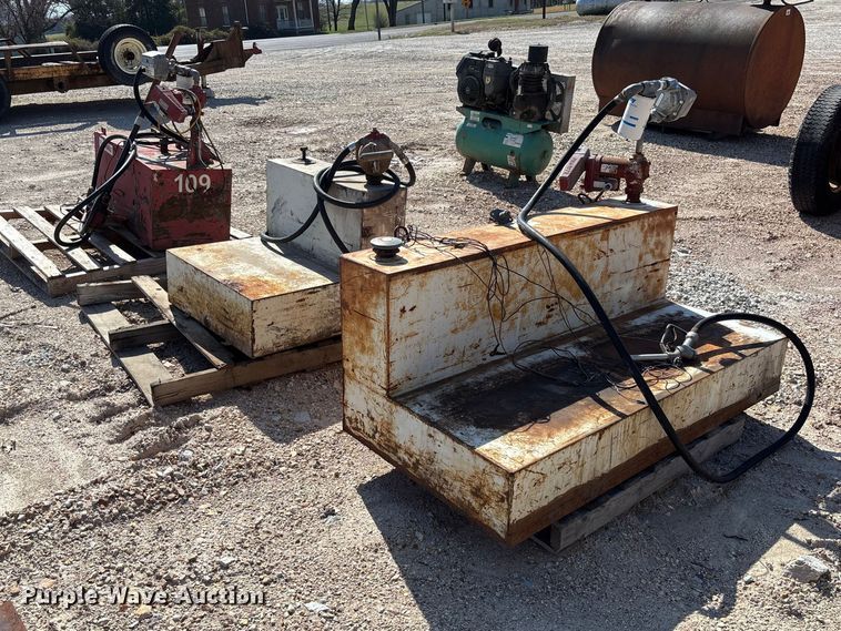 image for item FB3332 (3) Fuel tanks