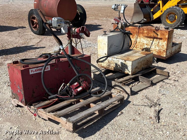 image for item FB3332 (3) Fuel tanks