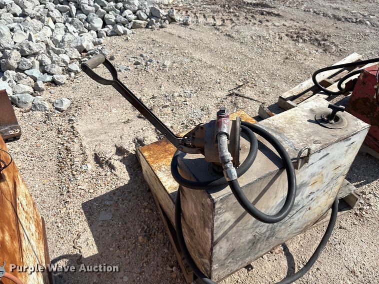 image for item FB3332 (3) Fuel tanks