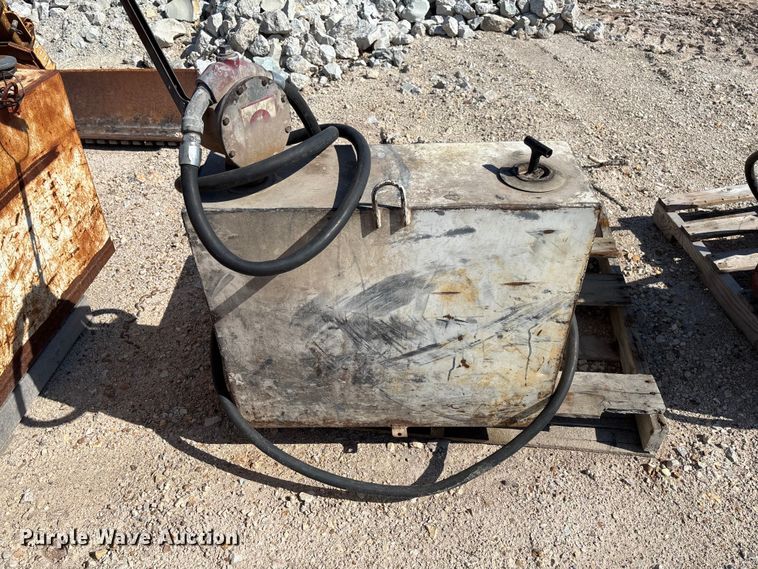 image for item FB3332 (3) Fuel tanks