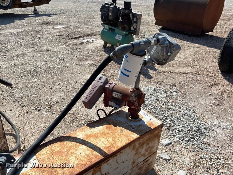 image for item FB3332 (3) Fuel tanks