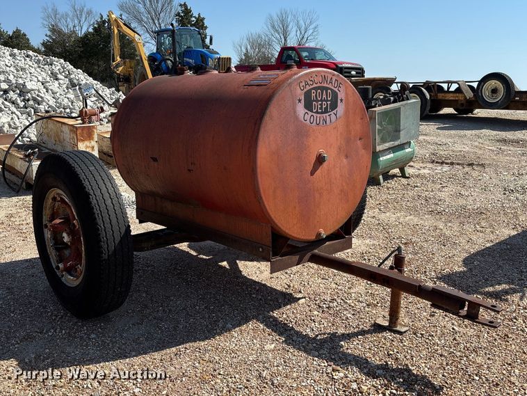 image for item FB3333 We-Mac fuel trailer