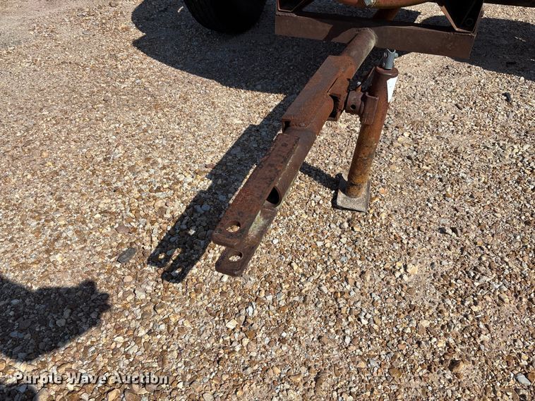 image for item FB3333 We-Mac fuel trailer