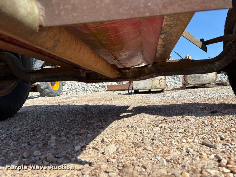 image for item FB3333 We-Mac fuel trailer