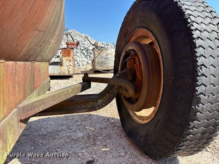 image for item FB3333 We-Mac fuel trailer