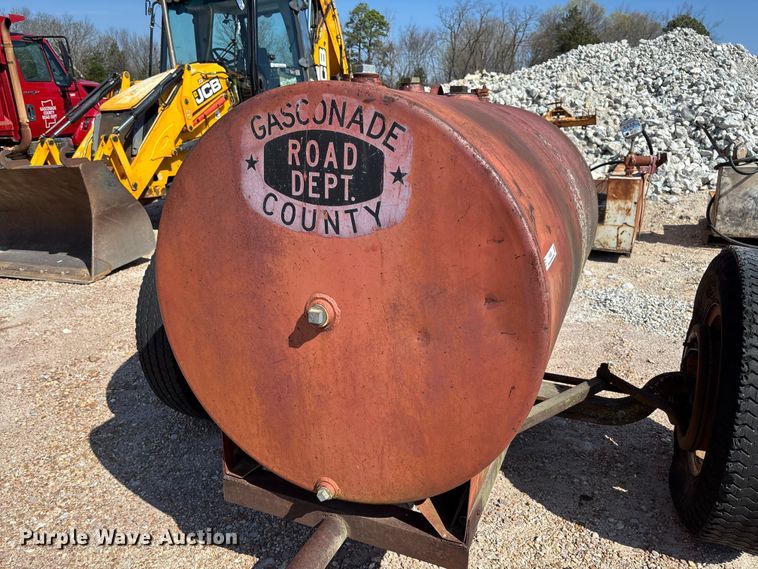 image for item FB3333 We-Mac fuel trailer