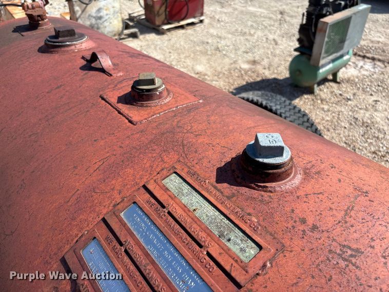 image for item FB3333 We-Mac fuel trailer