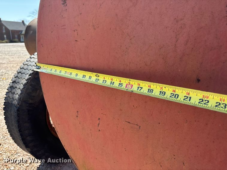 image for item FB3333 We-Mac fuel trailer