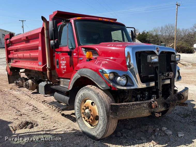 image for item FB3335 2011 International 7400 dump truck