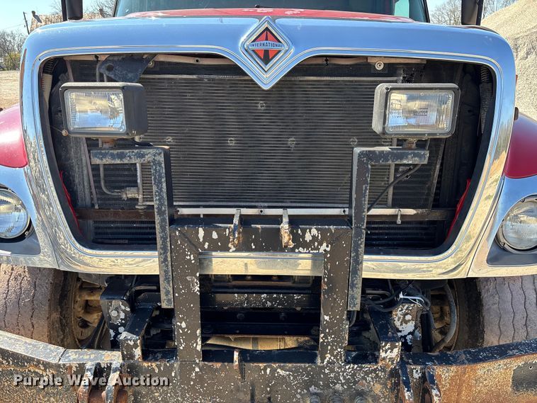 image for item FB3335 2011 International 7400 dump truck