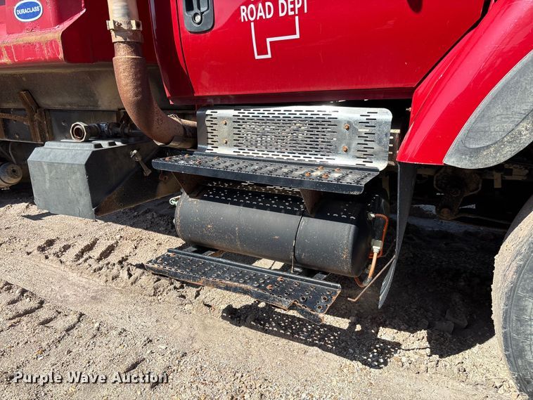 image for item FB3335 2011 International 7400 dump truck