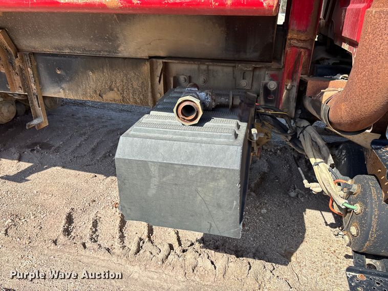 image for item FB3335 2011 International 7400 dump truck