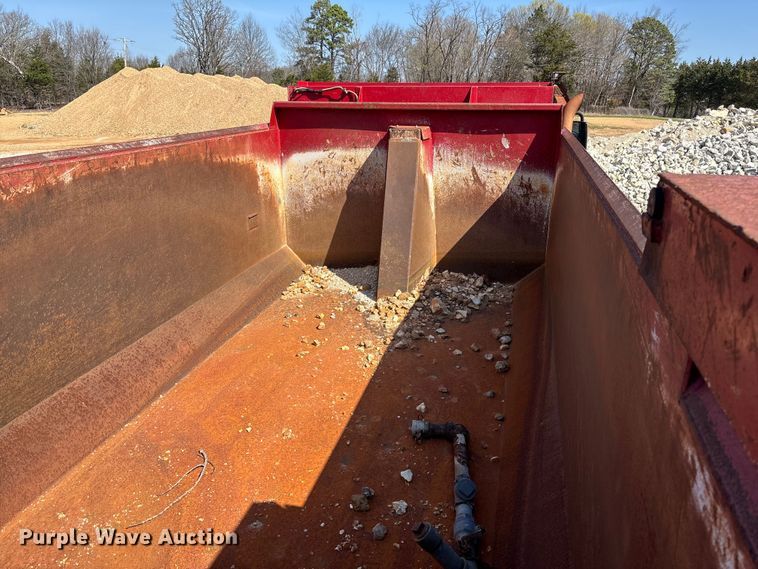 image for item FB3335 2011 International 7400 dump truck