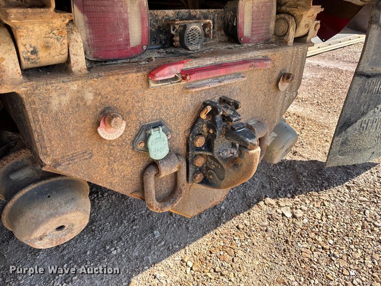 image for item FB3335 2011 International 7400 dump truck