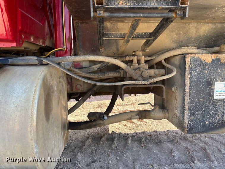 image for item FB3335 2011 International 7400 dump truck