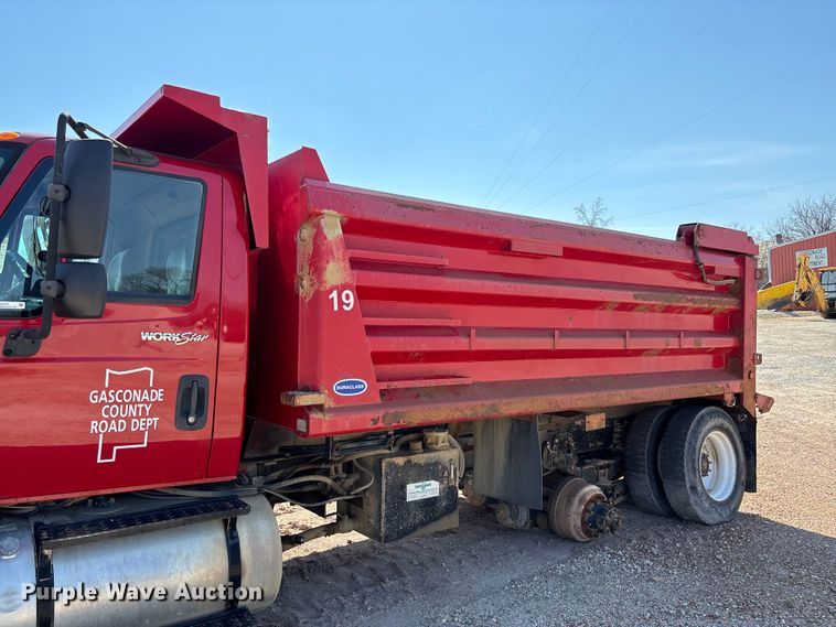 image for item FB3335 2011 International 7400 dump truck