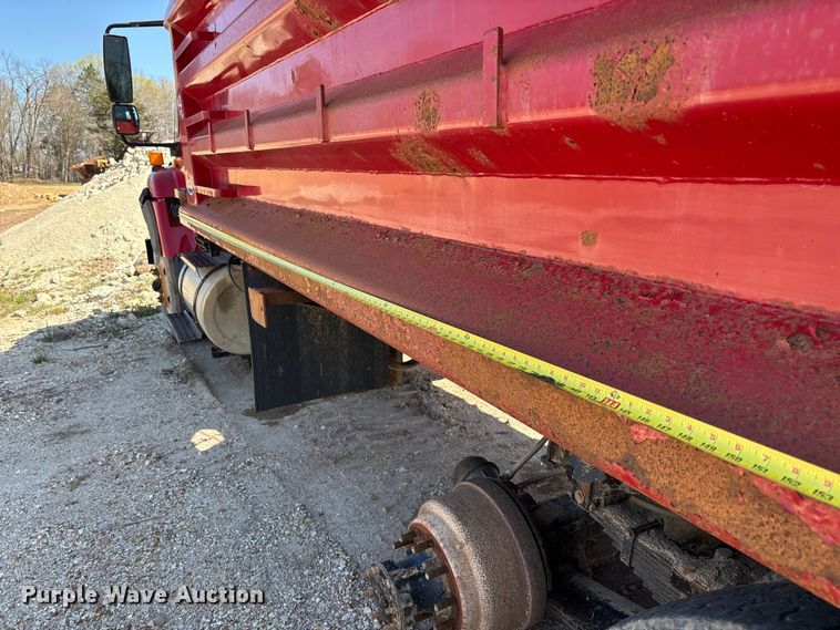 image for item FB3335 2011 International 7400 dump truck