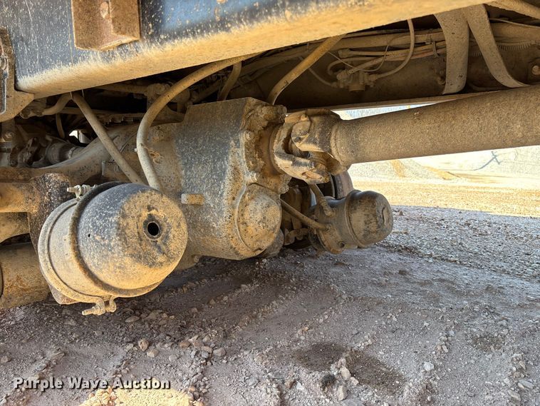 image for item FB3335 2011 International 7400 dump truck