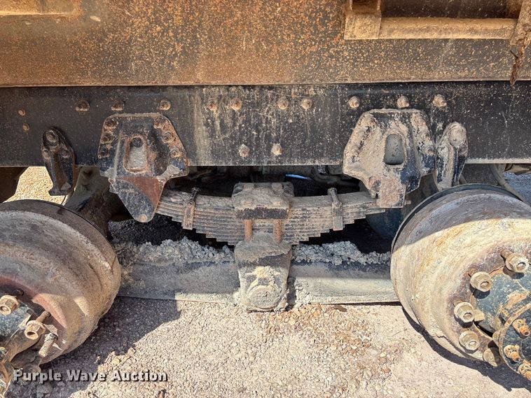 image for item FB3335 2011 International 7400 dump truck