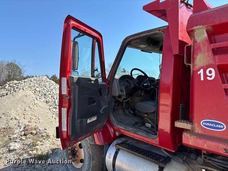 image for item FB3335 2011 International 7400 dump truck