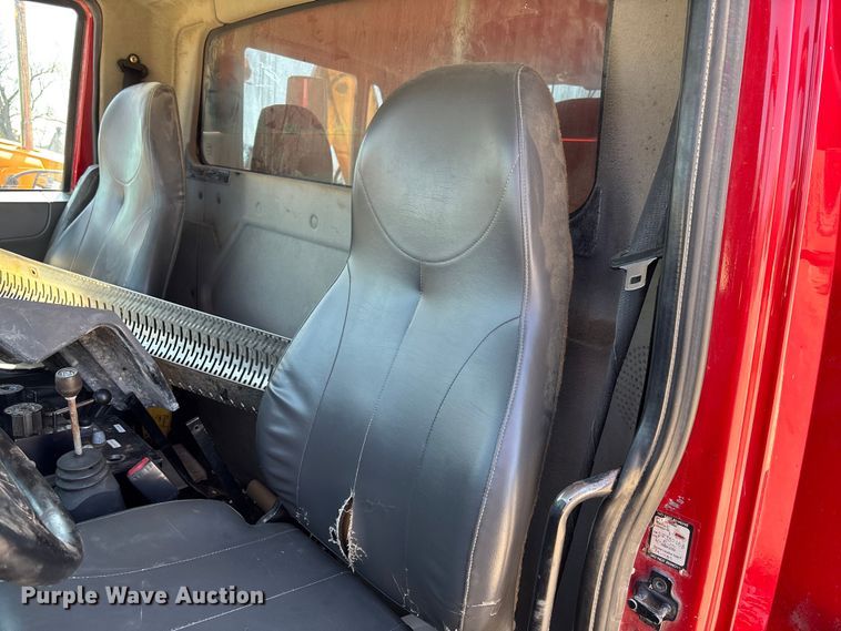 image for item FB3335 2011 International 7400 dump truck