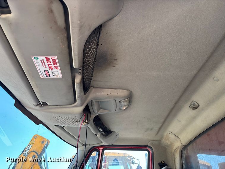 image for item FB3335 2011 International 7400 dump truck