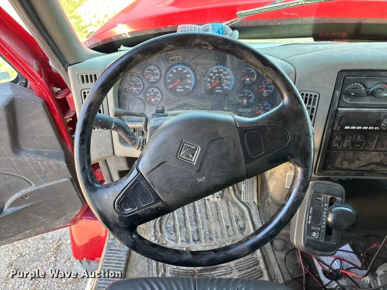 image for item FB3335 2011 International 7400 dump truck