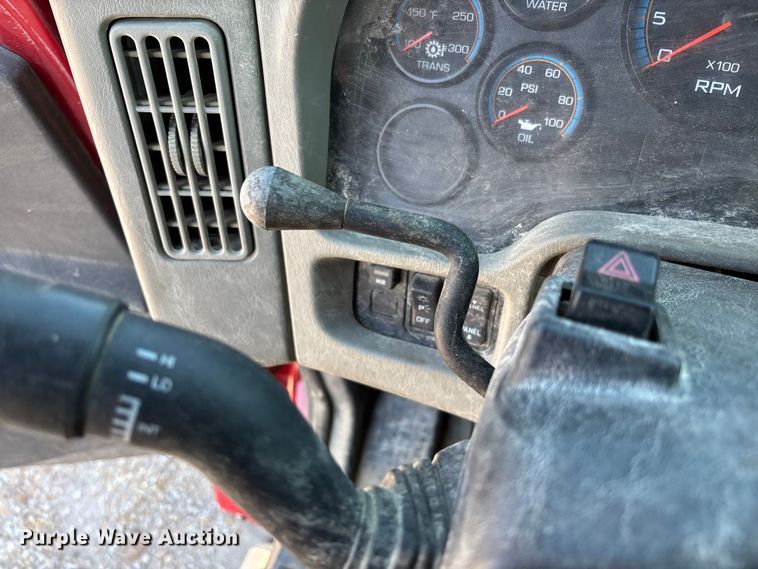 image for item FB3335 2011 International 7400 dump truck